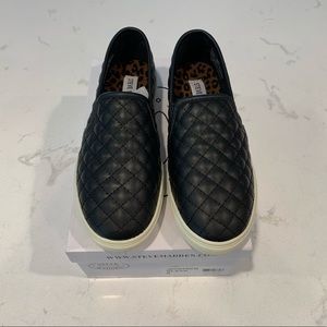 NIB Steve Madden Kids Ecentrcq Size 4